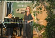 Μάγεψε η Ε. Τσαλιγοπούλου απόψε στο 10ήμερο Αλέκου Κοντόπουλου στη Δημ. Βιβλιοθήκη