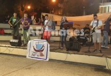 Η ΜΠΑΝΤΑ ΤΗΣ ΣΤΡΟΦΗΣ διασκέδασε τους νέους στην πλατεία του Αη Γιάννη