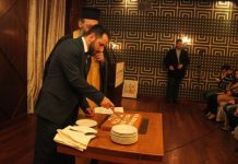 Στην κατάμεστη αίθουσα του Da Vinci έκοψε την πίτα η παράταξη “Μια γενιά μπροστά”