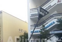 Ζημιές σε φωτιστικά και κολονάκια-κάγκελα στην Αγίου Ιωάννου ζητούν άμεση δράση για λόγους ασφάλειας