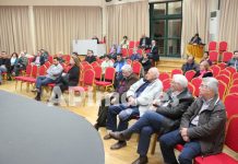 Πάλι τα ίδια ακούσαμε στη Συνέλευση Γειτονιάς στον Αη-Γιάννη και κάποιοι τα “έψαλλαν” στο Δήμαρχο