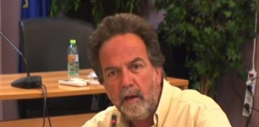 Γιατί η πολυχρωμία δεν είναι προσόν και η απλή αναλογική δεν θα φέρει ακυβερνησία; Σε ποιόν/ους αναφέρεται ο κ. Γκιζιώτης;