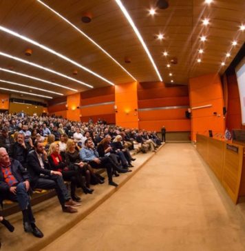 Σε ένα κατάμεστο “Δημόκριτο” εξήγγειλε το πρόγραμμα του ο υποψήφιος Δήμαρχος Αλέξανδρος Μουστόγιαννης