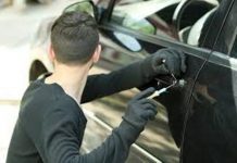 Συνελήφθη 17χρονος αλλοδαπός για κλοπή σε αυτοκίνητο αστυνομικού στην Αγία Παρασκευή – Δρούσε και στο Χαλάνδρι