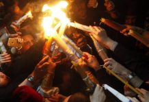 Αγιο Φως: Αναψε το Αγιο Φως στον Πανάγιο Τάφο -Live η τελετή στα Ιεροσόλυμα