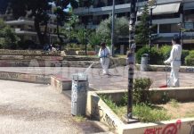 Σε απολύμανση της πλατείας Αγίου Ιωάννη προχώρησε ο Δήμος μετά το χθεσινοβραδινό πάρτι (VD)