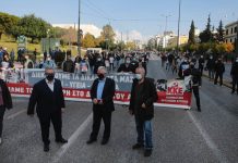 Πολυτεχνείο: Οι 200 του ΚΚΕ, οι 50 του ΣΥΡΙΖΑ και οι… 7 του Βαρουφάκη