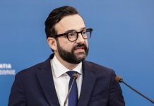 Παραιτήθηκε από κυβερνητικός εκπρόσωπος ο Χρήστος Ταραντίλης
