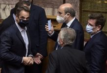 Υπερψηφίστηκε με 158 ΝΑΙ το εργασιακό – Πάνω από 200 ψήφους στα μισά άρθρα