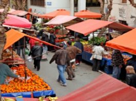 «Τα βρήκαν» Θεοδωρικάκος – πωλητές λαϊκών αγορών, αλλά η απεργία είναι σε εξέλιξη