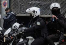 Αγία Παρασκευή: «Παιδιά β’ Γυμνασίου με fullface απείλησαν πως θα τον σκοτώσουν» – Συγκλονίζει η μάνα του 14χρονου (VD)