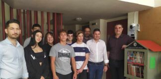 Τροφοδοσία της «Συμμετοχικής Βιβλιοθήκης» στην είσοδο του Δημαρχείου