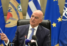 Θητεία μόνο σε Στρατό Ξηράς, αύξηση μισθού των στρατευμένων από 8 ευρώ σε 50-10. Οι αλλαγές που ανακοίνωσε ο Δένδιας