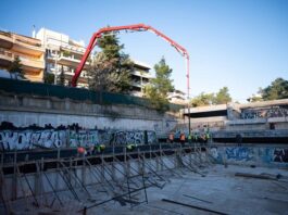 Aυτοψία του Δημάρχου Αγίας Παρασκευής και του Περιφερειάρχη Αττικής Νίκου Χαρδαλιά στο εργοτάξιο του κολυμβητηρίου